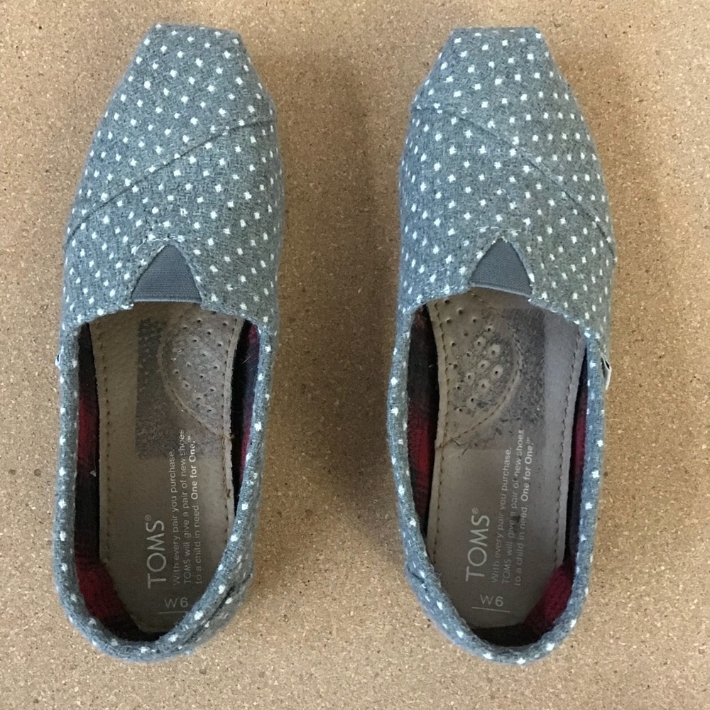 Toms Gray/White Polka Dot Size 6